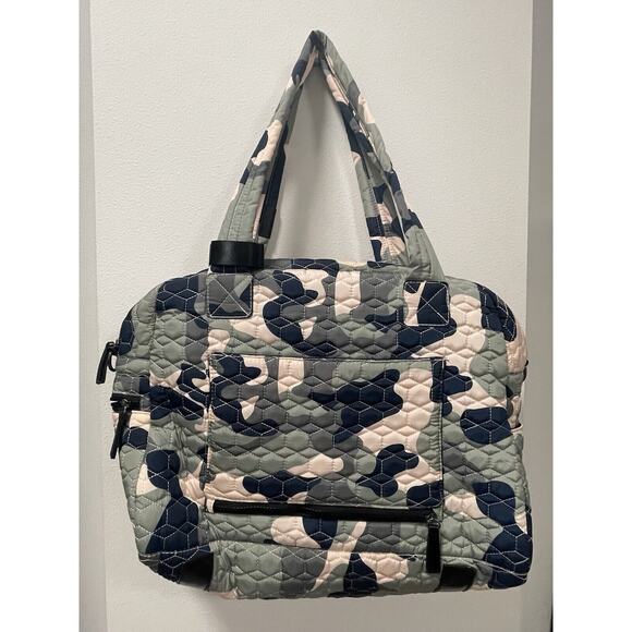 FLYTE Bag: Gym‎ & Travel Quilted Navy And Green Duffel With Travel Sleeve - Picture 5 of 16